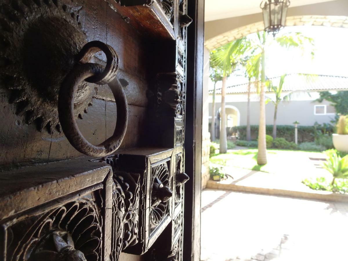 非洲棕榈小屋和旅馆 杜班维尔 外观 照片